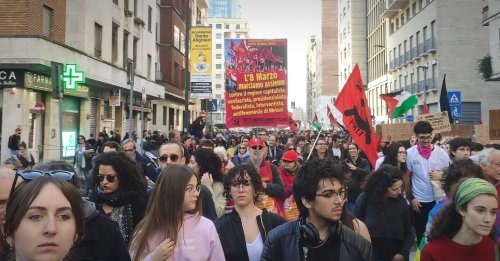 8 Marzo a Milano In 20 mila animano il grande e combattivo corteo. Partecipazione militante del PMLI con cartello, volantino e lancio di slogan