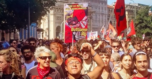 Grande corteo antifascista e popolare contro lo sgombero voluto dal governo neofascista Meloni-Piantedosi e le speculazioni di Sala e di Palazzopoli