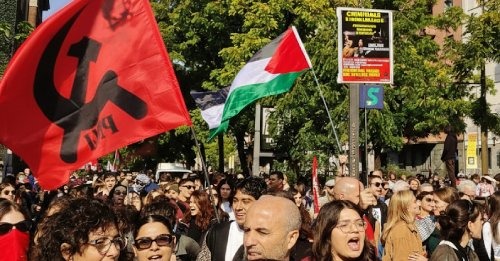 Milano: 150mila in piazza. CGIL, USB e sindacati di base guidano una giornata storica di lotta: occupazioni, bloccati i binari e la tangenziale. A ruba il volantino del PMLI sull’aggressione militare a Flotilla. La repressione non ha piegato la volontà di lotta delle masse