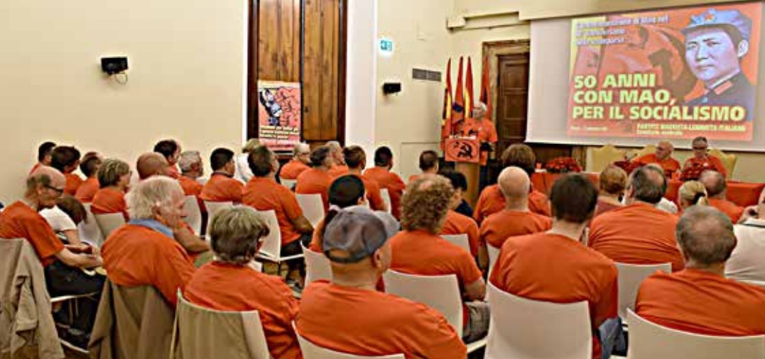 Firenze, 13 settembre 2026. Mino Pasca, Portavoce nazionale del PMLI, durante uno dei passaggi del discorso commemorativo per il 50° Anniversario della scomparsa di Mao