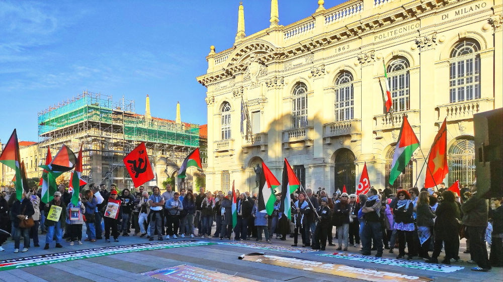 Milano, 24 ottobre 2026. Il presidio pro-Palestina organizzato dall’Associazione dei Palestinesi in Italia (API) a cui ha aderito il PMLI (foto Il Bolscevico)